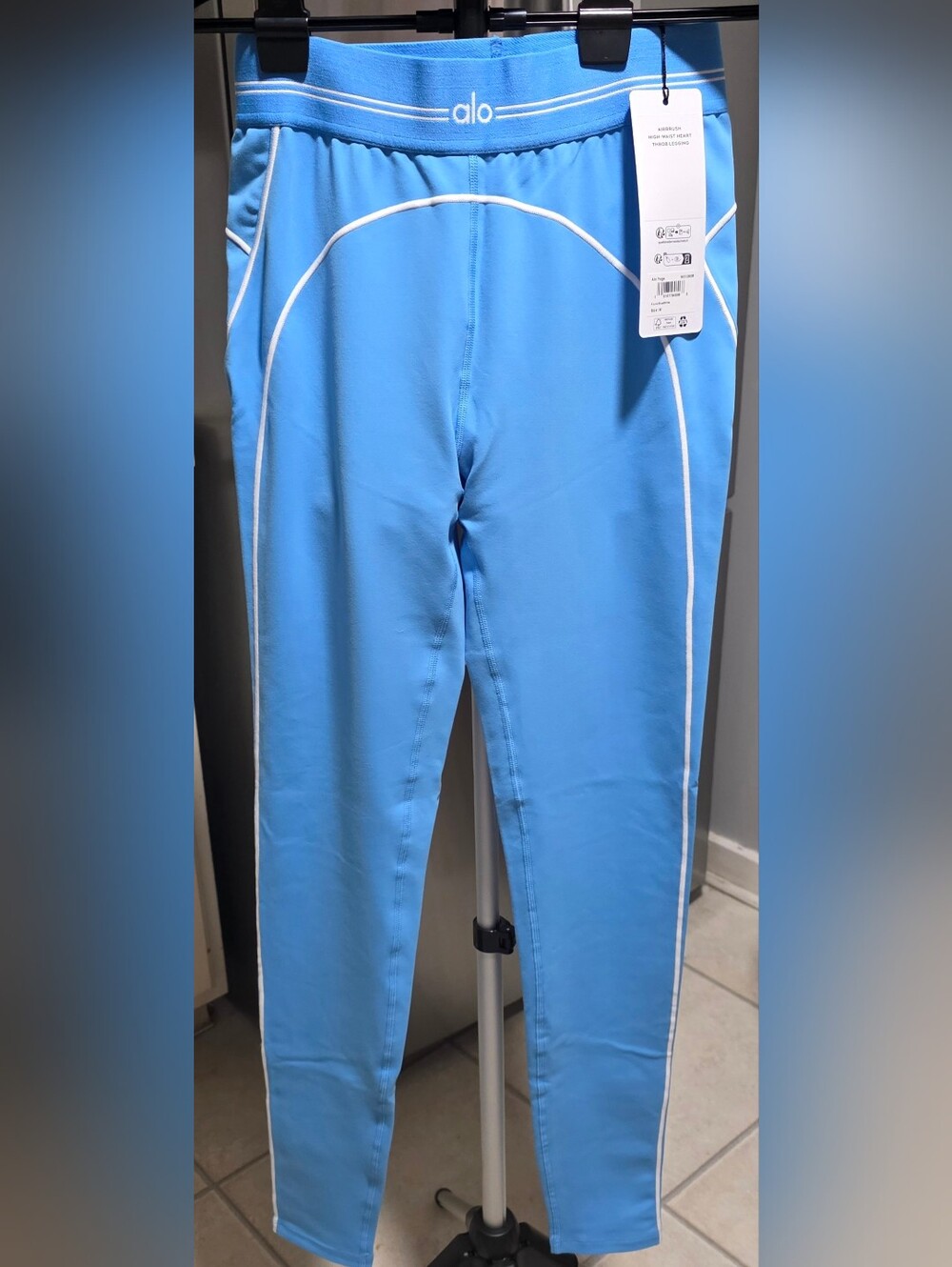 Alo Airbrush Heart Throb Legging